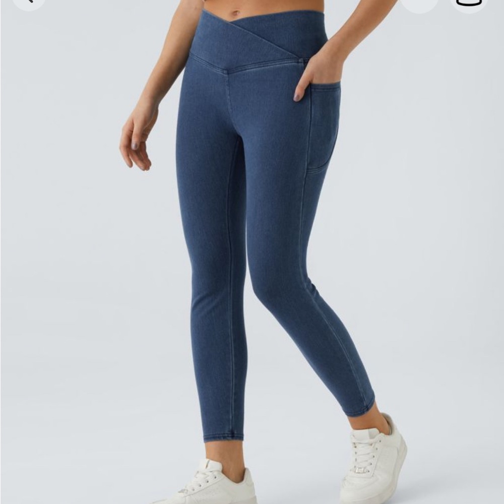 Halara leggings size medium